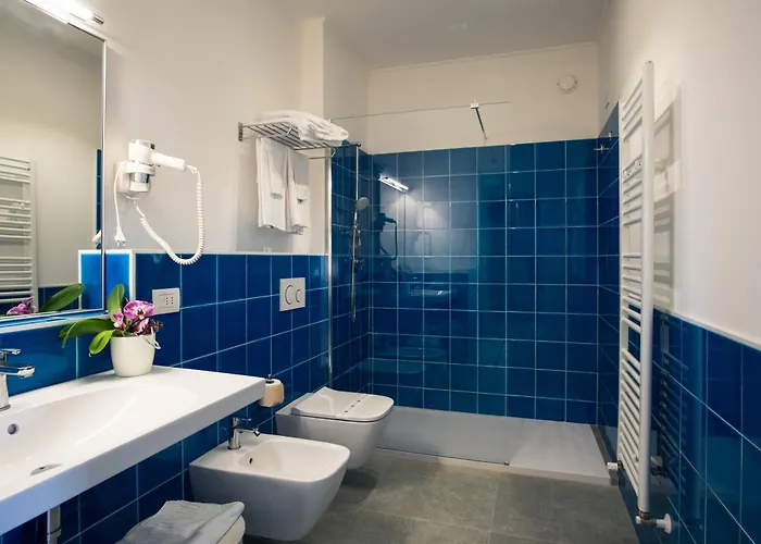 Mistral2 Hotel