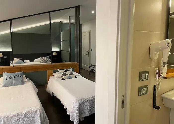 Hotel Ping Pong: Hotel Italia