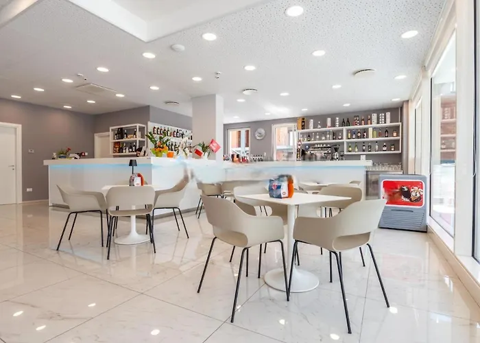 Nuovo HOTEL SETTIBI 20m dalla spiaggia
