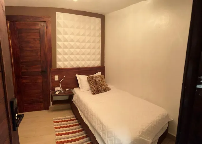 Hotel Jacuzzi: Studio 27