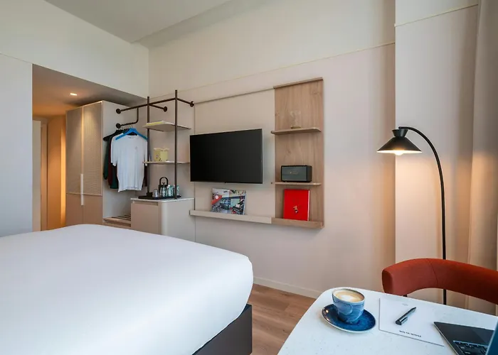 The Social Hub Barcelona Poblenou Extended Stay