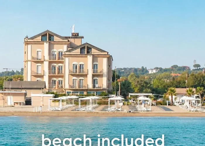 Liberty Beach - Parking & Beach