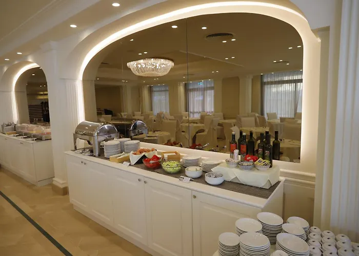Hellenia Yachting Hotel & Spa