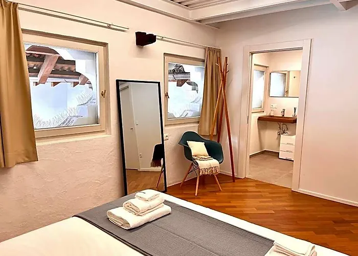 Streiter Rooms