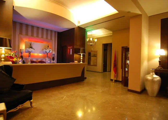 Hotel con tennis: Hotel Doro City