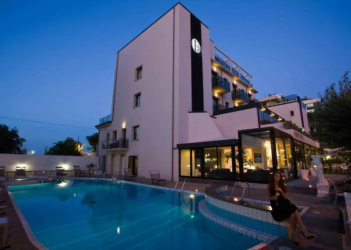 Hotel: Ferretti Beach Hotel