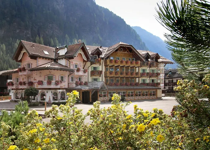 Albergo centrale: Hotel Soreghes Gran Chalet